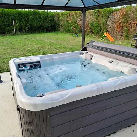 Holiday home Gite Piscine Juin Sept Et Spa Fougere (Maine-et-Loire)